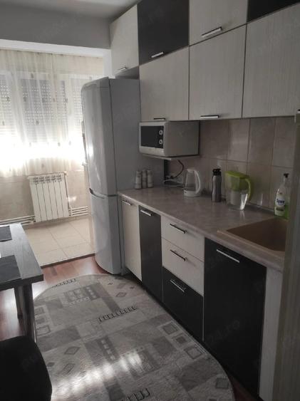 Apartament cu 3 camere decomandat în Abator