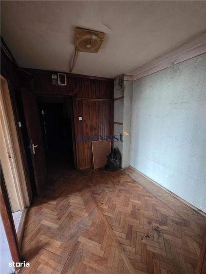 Apartament cu 3 camere decomandat în Micro 15
