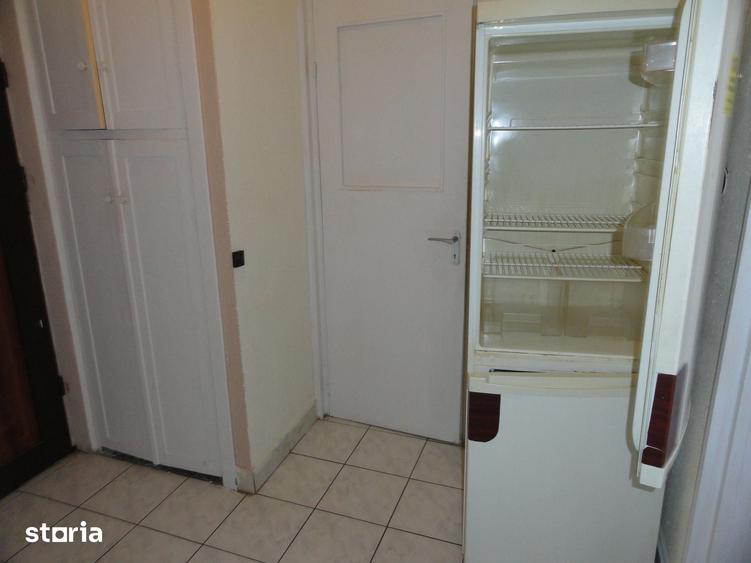 Apartament cu 2 camere decomandat în Romanilor