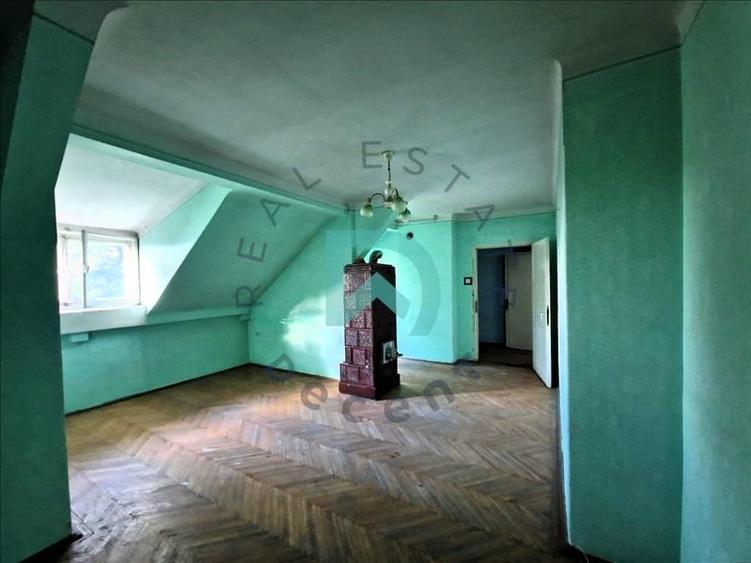 Apartament cu 4 camere decomandat în Brașovul Vechi