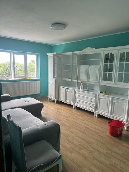 Apartament cu 3 camere decomandat în Tomești
