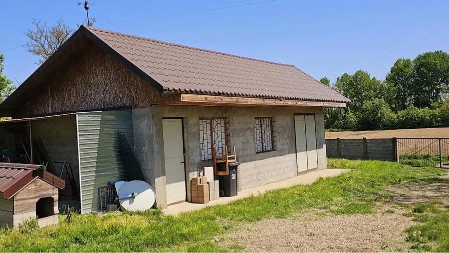 Casă cu 4 camere cu Teren 1500 Mp în Filipești
