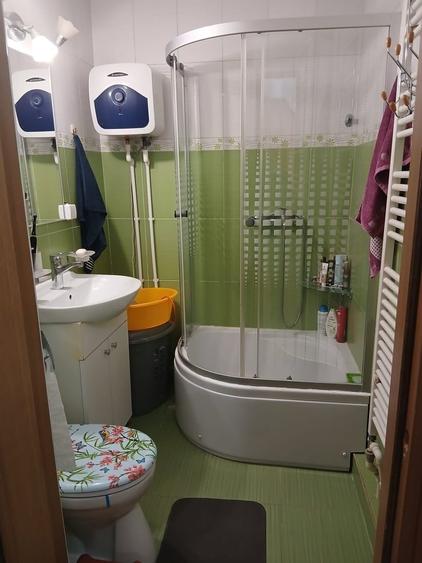 Apartament cu 3 camere semidecomandat în Eroii Revoluției