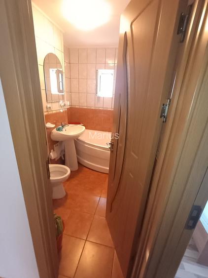 Apartament 2 camere 53 mp, semidecomandat,et 1,Str Imparat Traian (in spatele scolii 11)