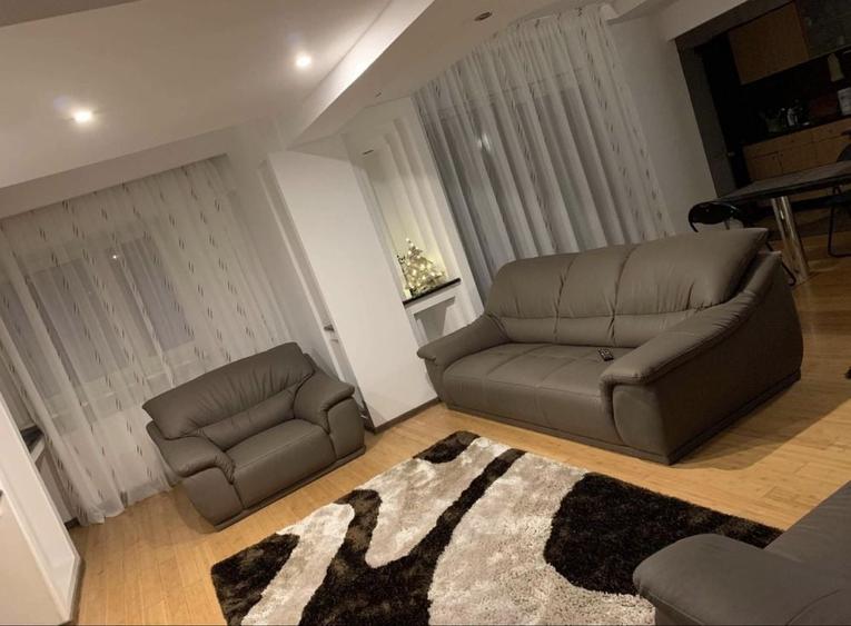 Apartament cu 4 camere decomandat în Decebal
