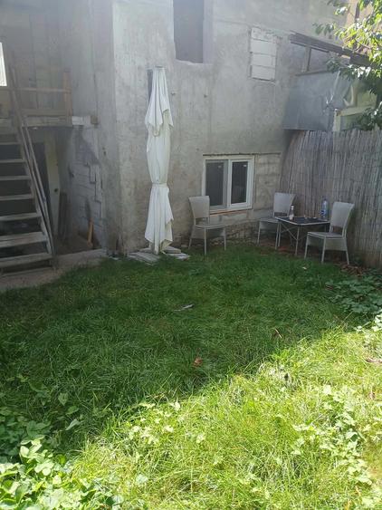 Casă cu Teren 250 Mp în Central