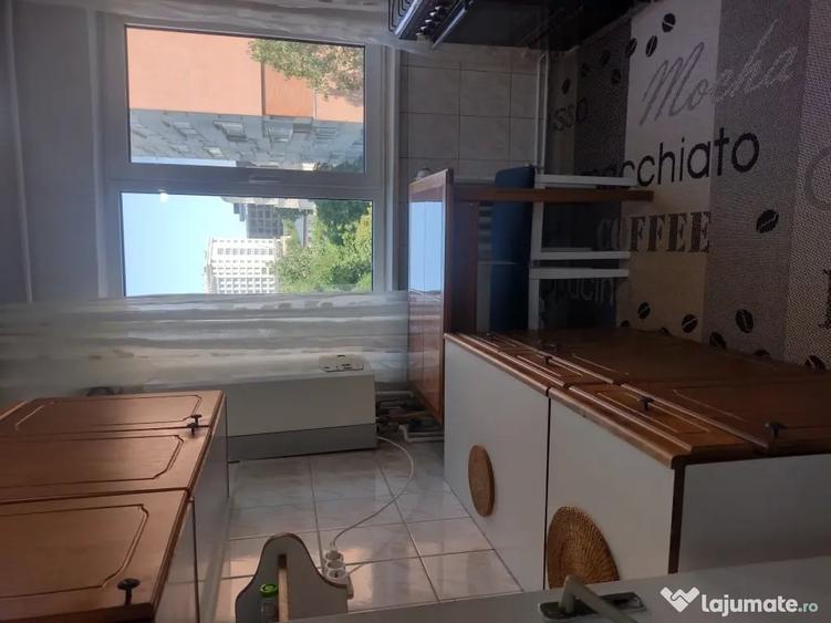 Apartament cu 2 camere decomandat în Podu Roș