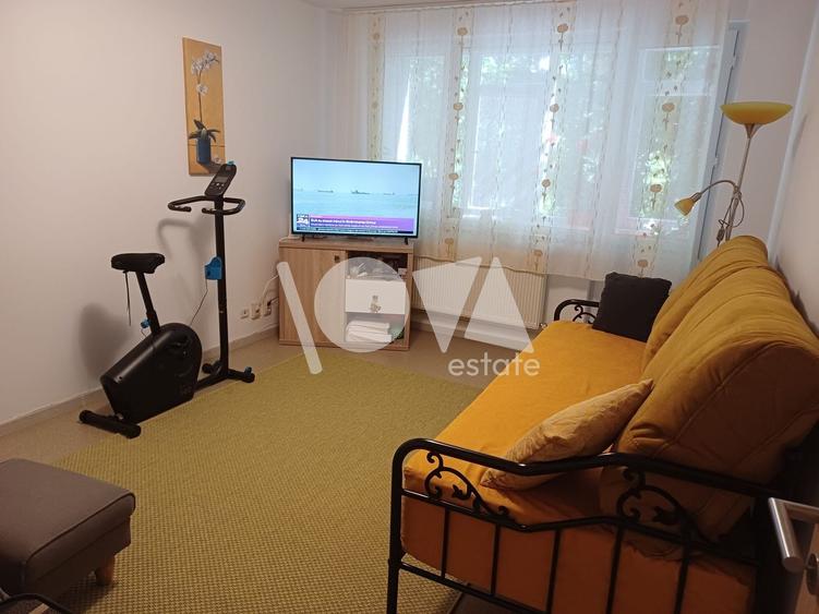 Apartament cu 4 camere semidecomandat, mobilat în Gorjului