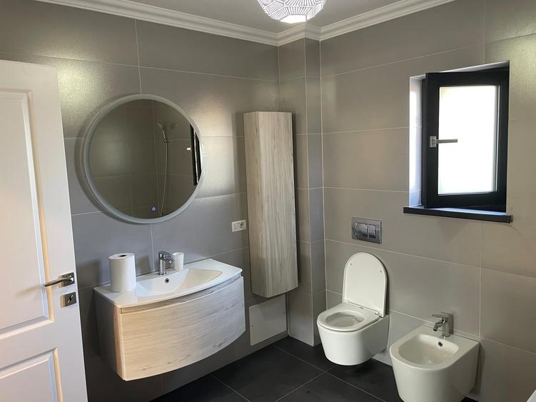 Casă cu 3 camere cu Teren 360 Mp în Hemeiuș