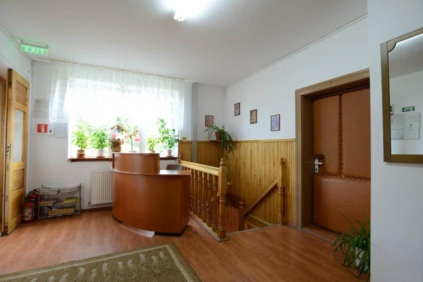 Casă individuală cu 5 camere cu Canalizare în Dâmbul Rotund