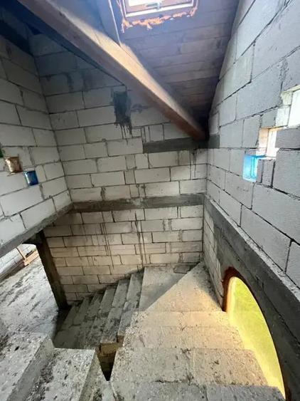 Casă cu Teren 1674 Mp în Frătăuții Vechi