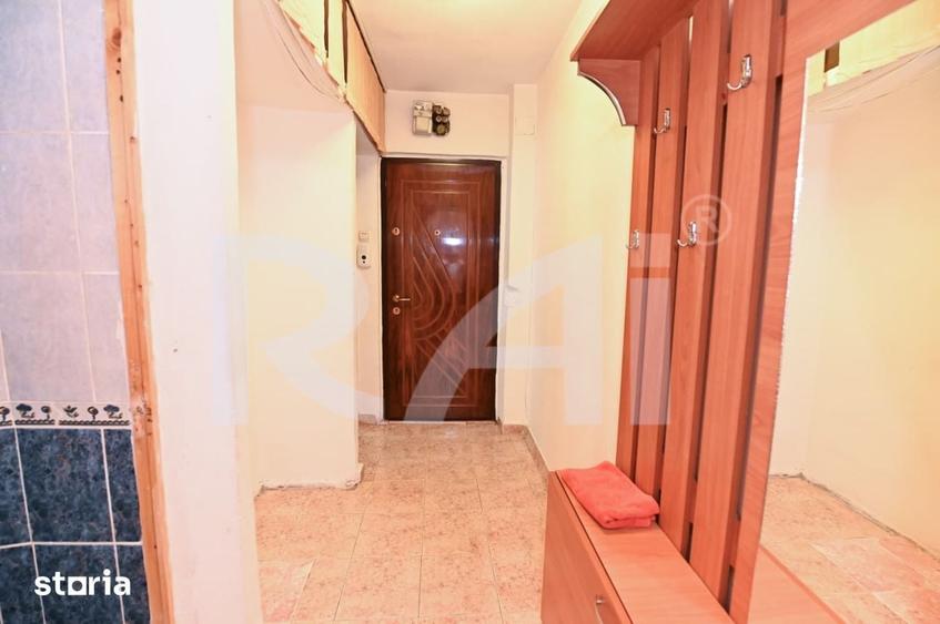 Apartament cu 2 camere semidecomandat în Craiovița Nouă