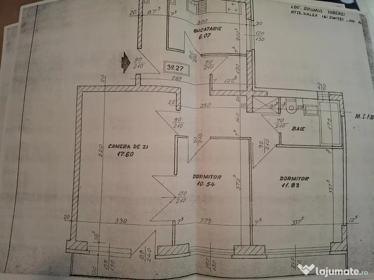 Apartament cu 3 camere decomandat în Drumul Taberei