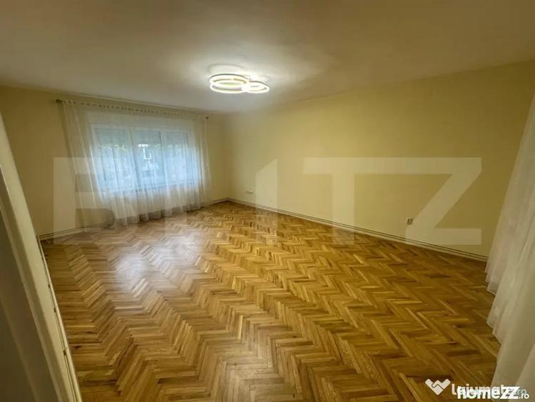 Apartament cu 4 camere decomandat în Titulescu