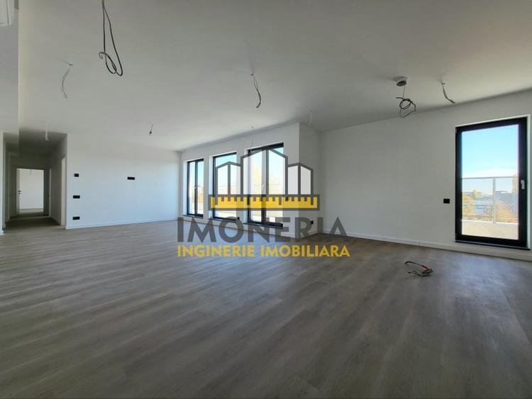 Apartament cu 4 camere semidecomandat în Theodor Pallady