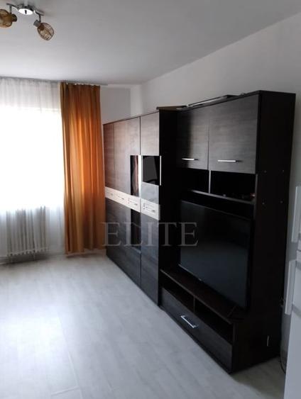 Garsoniera în zona COJOCNEI - 1