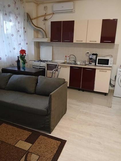Apartament cu 3 camere semidecomandat în Chiajna