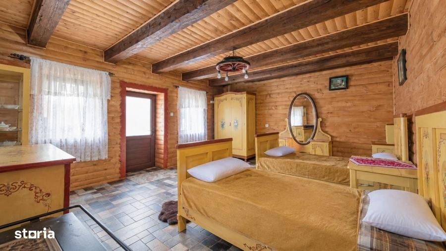 Casă cu 4 camere în Purcăreni