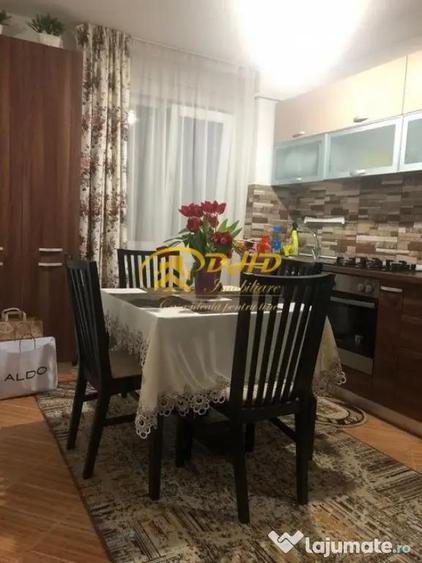 Apartament cu 3 camere semidecomandat în Central