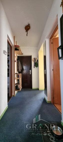 Apartament cu 2 camere decomandat, mobilat în Bulgaria