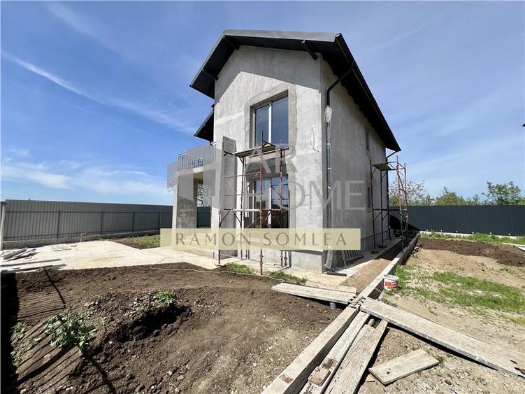 Casă individuală cu 5 camere cu Teren 300 Mp în Blejoi