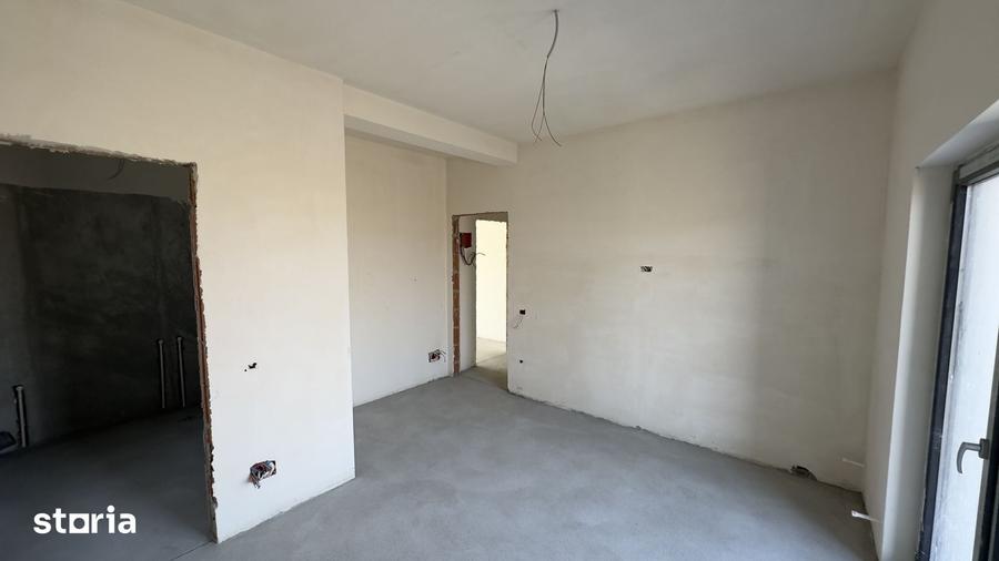 Casă cu 5 camere cu Teren 400 Mp în Central