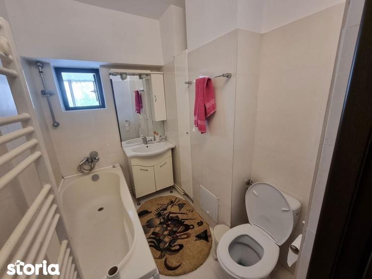 Apartament cu 3 camere decomandat în Dofteana