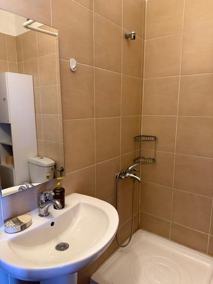 Apartament cu 3 camere decomandat, mobilat în Barbu Văcărescu