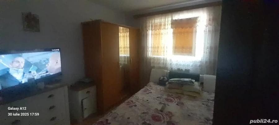 Apartament cu 3 camere decomandat în Pașcani