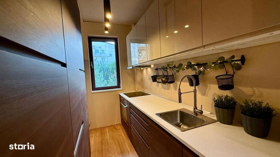 Apartament cu 3 camere semidecomandat în Herăstrău