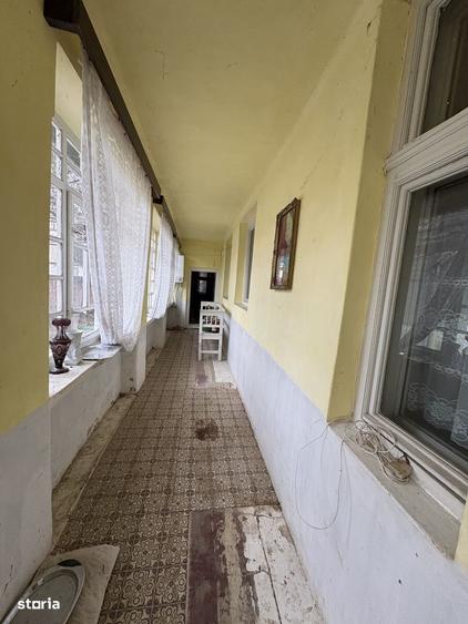 Casă cu 4 camere în Sântion