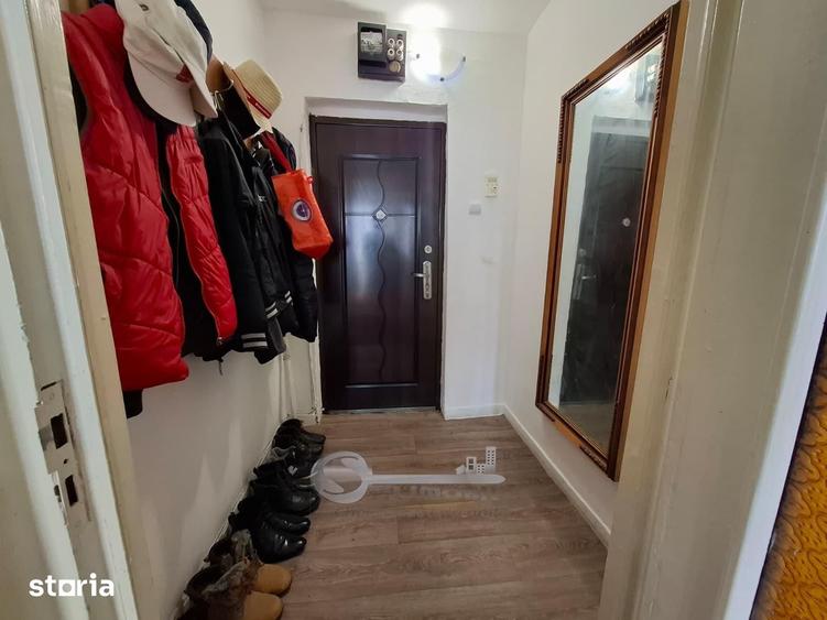 Apartament cu 2 camere în Podu Roș