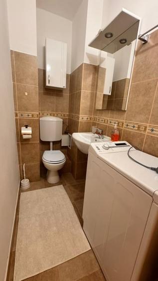 Apartament cu 3 camere decomandat, mobilat în Torontalului