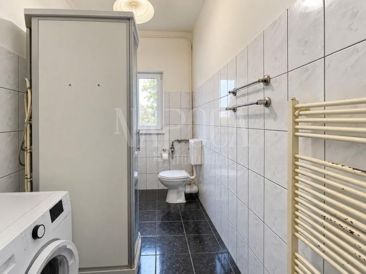 Apartament cu 3 camere semidecomandat în Central