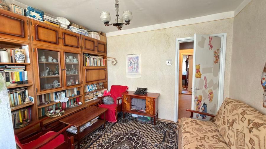 Apartament cu 3 camere semidecomandat, mobilat în Ultracentral