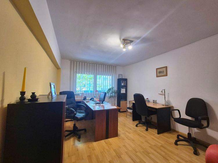 Birou, de 25 mp, în Central