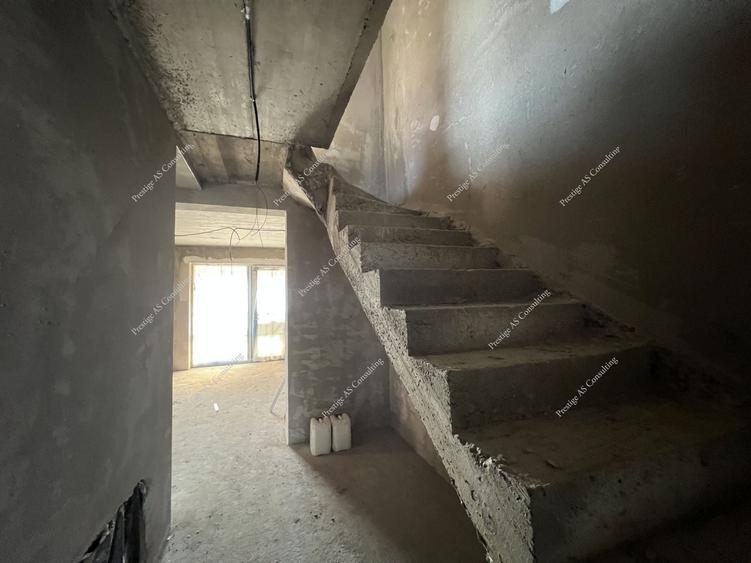 Duplex cu 4 camere cu Canalizare în Dumbrăvița