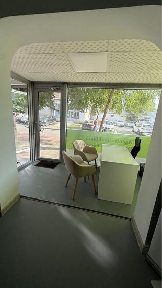 Apartament cu 2 camere decomandat în Exterior Vest