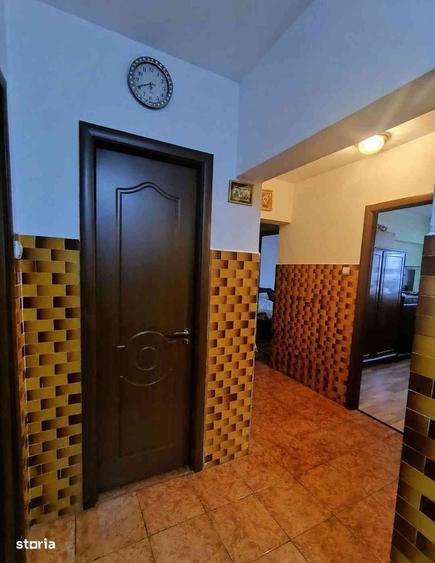 Apartament cu 3 camere în Drumul Taberei
