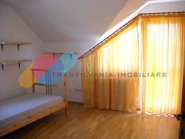 Casă individuală cu 4 camere cu Canalizare în Apahida