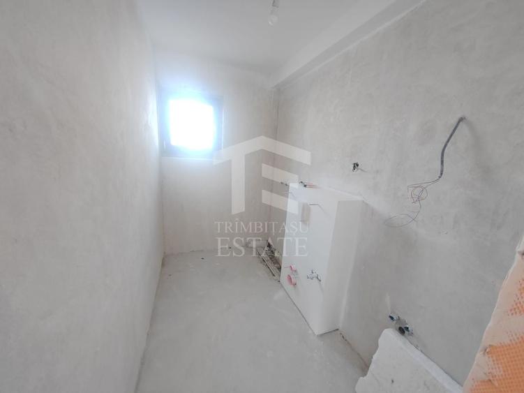 Casă individuală cu 5 camere cu Piscina în Est