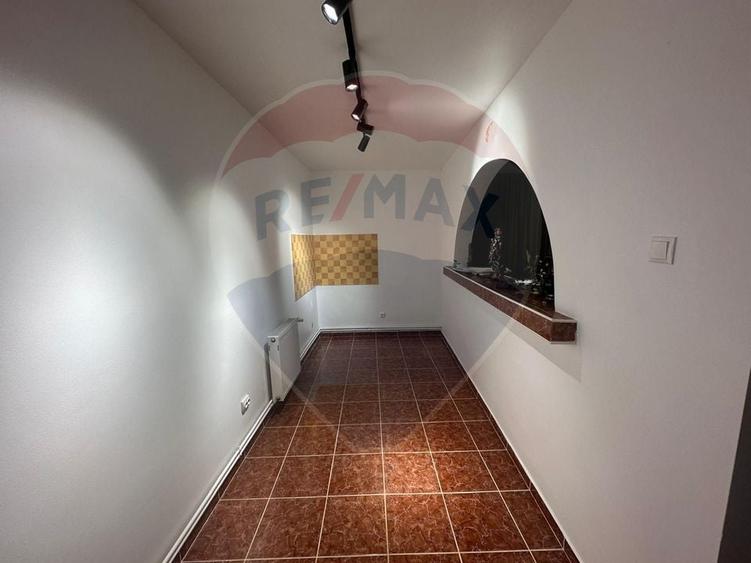 Casă individuală cu 6 camere cu Teren 1200 Mp în Afumați