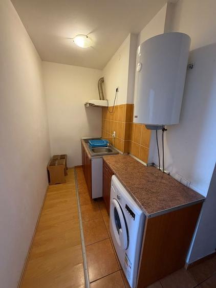 Garsonieră decomandată în Est