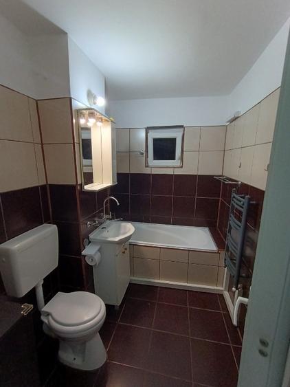 Apartament cu 2 camere semidecomandat în Km 4-5
