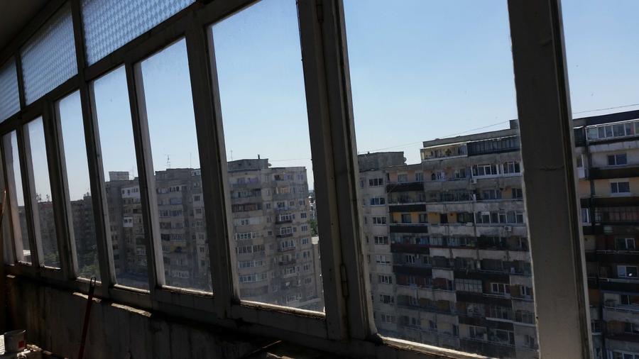 Apartament cu 3 camere decomandat în Republicii