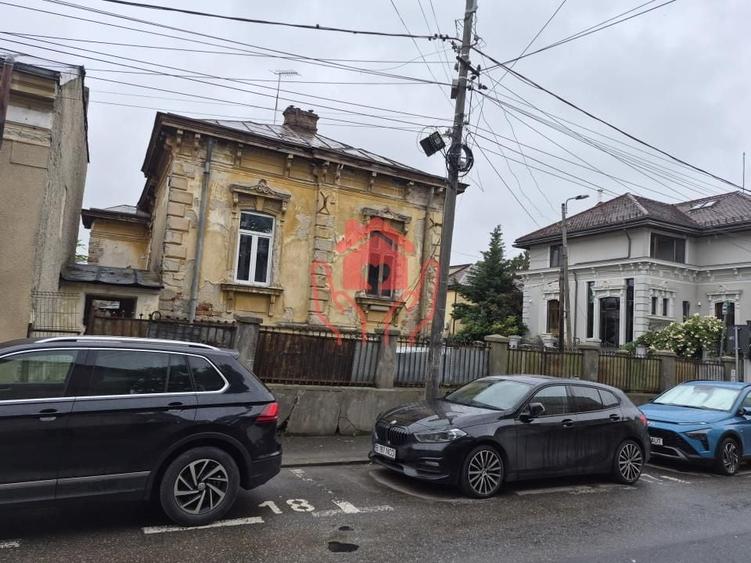Casă individuală cu 7 camere cu Canalizare în Unirii