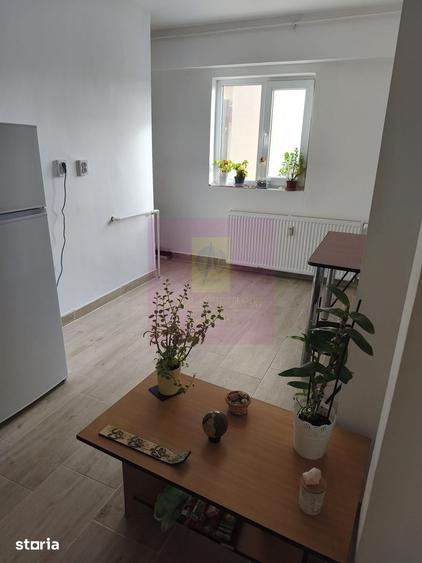 Apartament cu 3 camere decomandat în Decebal
