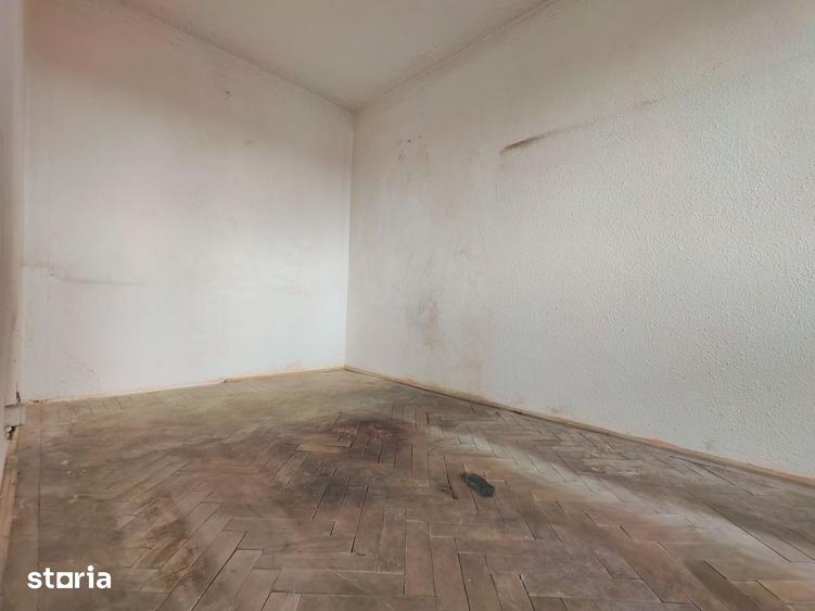Apartament cu 3 camere în Km 4