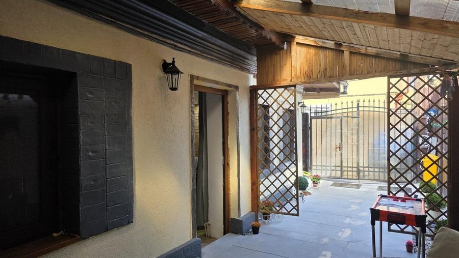 Casă cu 3 camere cu Teren 117 Mp în Ferentari