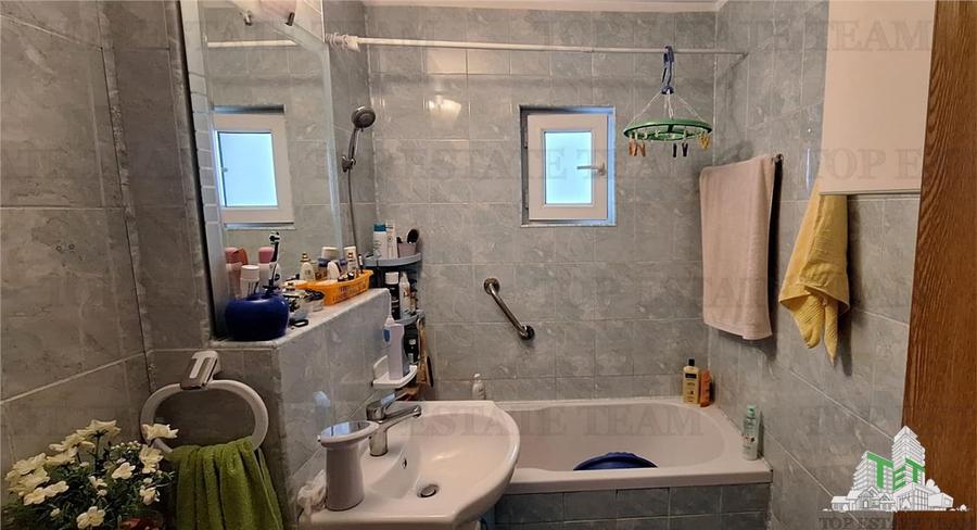 Apartament cu 4 camere decomandat, mobilat în CET